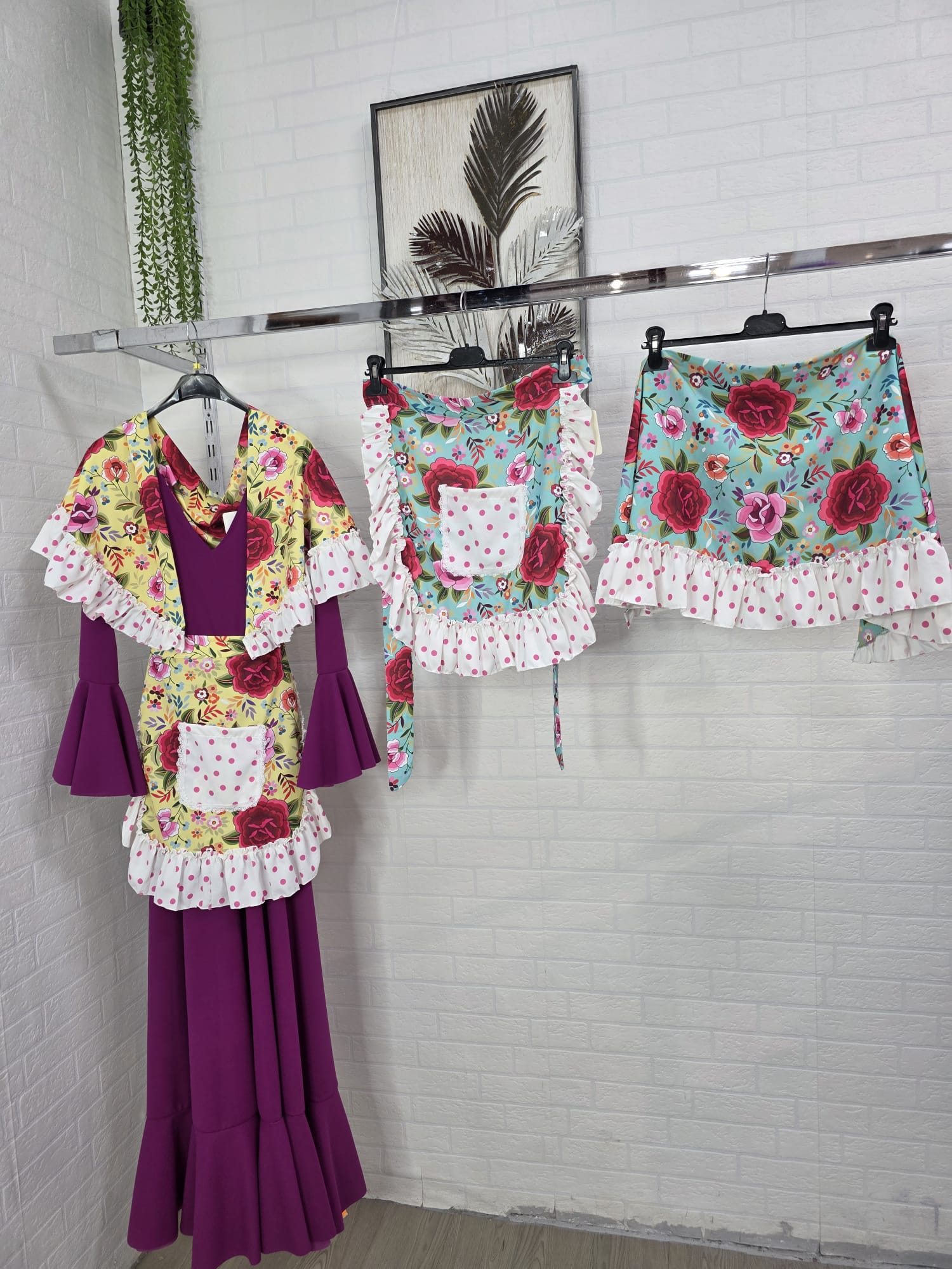 CONJUNTO DE DELANTAL Y PIQUILLO A JUEGO