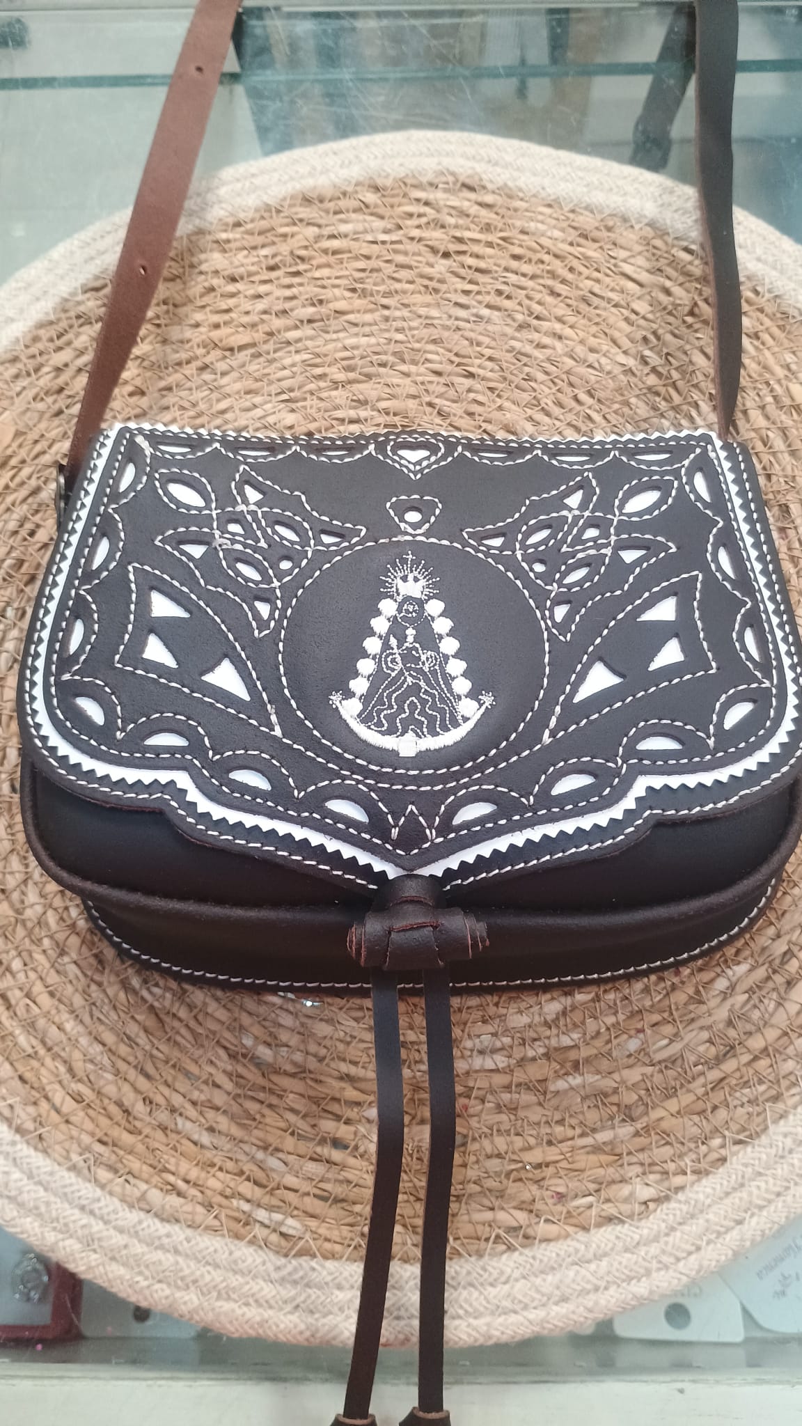 BOLSO ROÑONERA DE PIEL VIRGEN DEL ROCIO