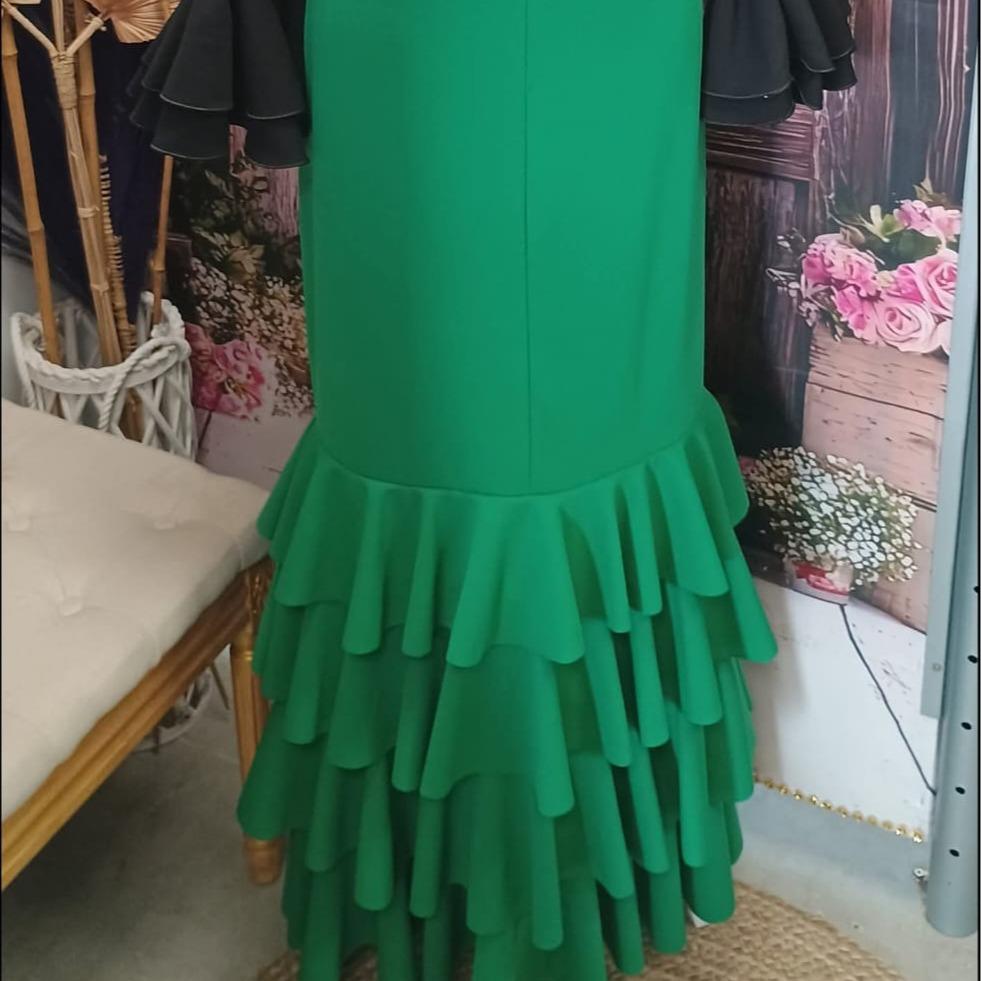 FALDA FLAMENCA CON VOLANTES RECTOS