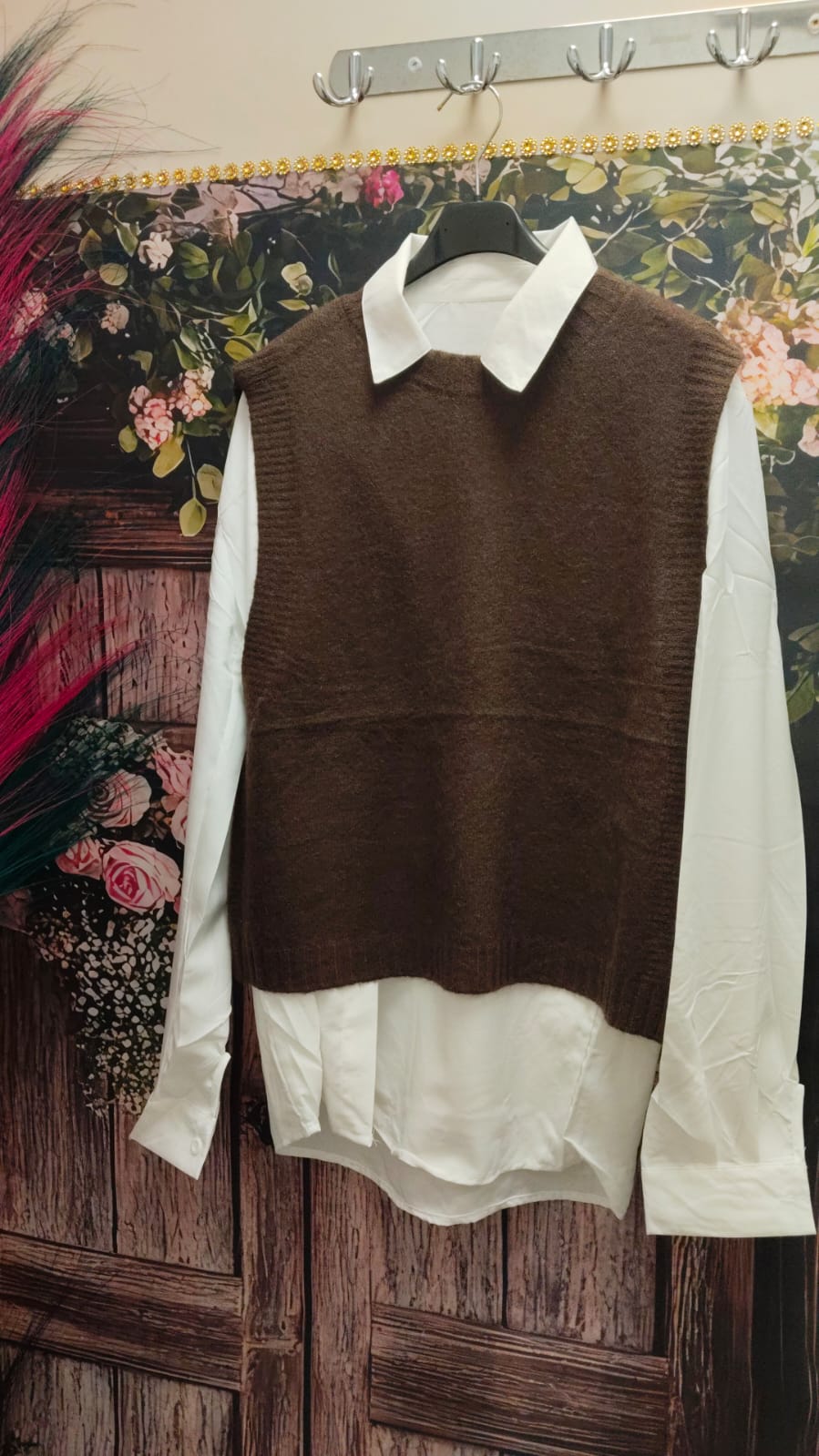 CONJUNTO DE CHALECO Y CAMISA