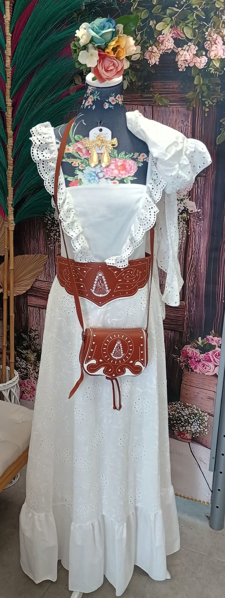 BATA FLAMENCA PERFORADA TIRANTAS