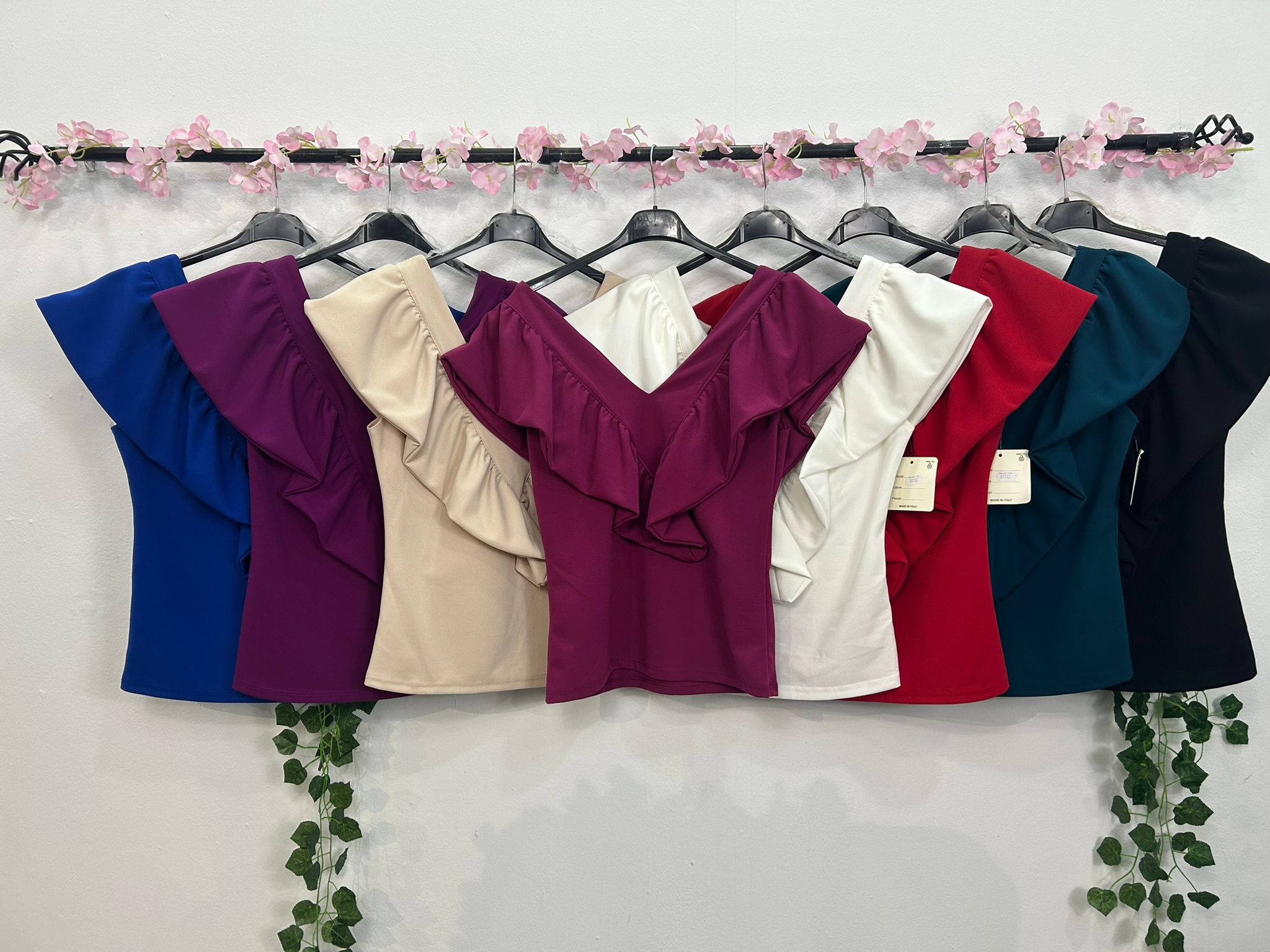 BLUSA DE FLAMENCA CON ESCOTE EN V