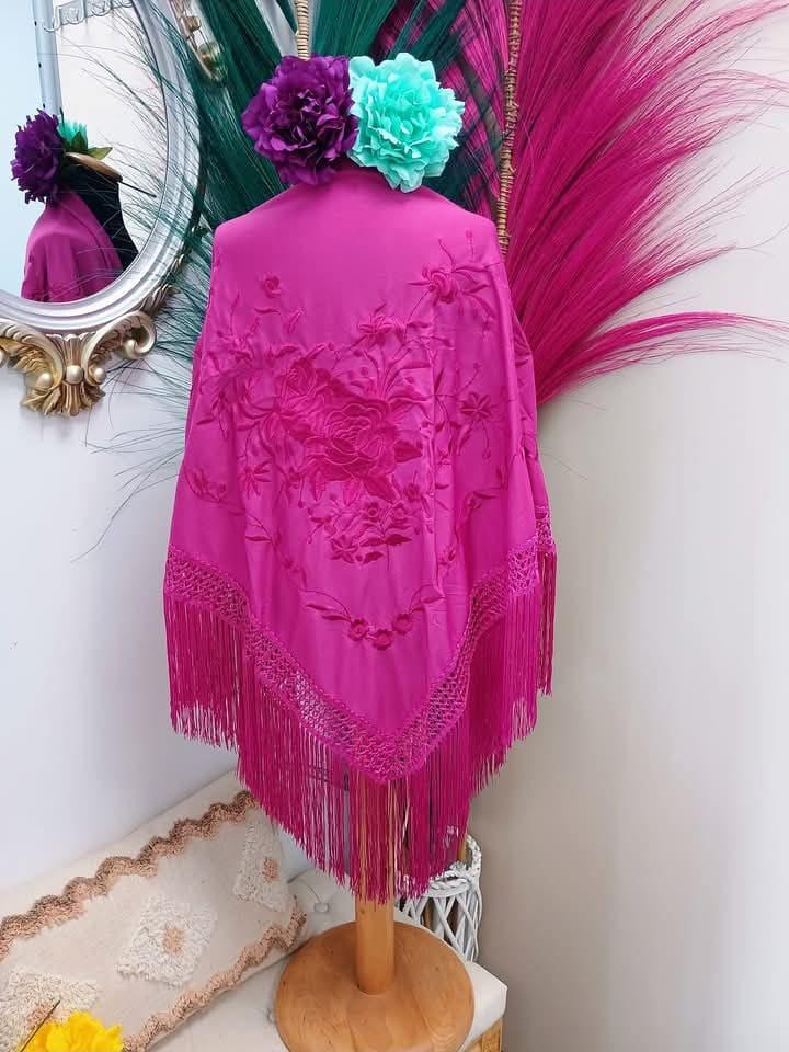 MANTON BORDADO BUGANVILLA MONOCOLOR