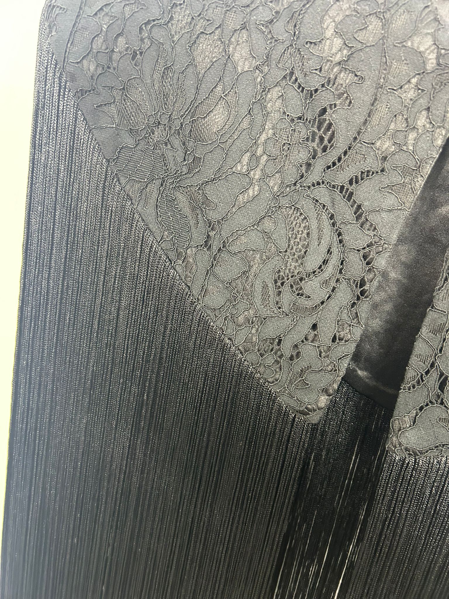 CAPA FLAMENCA DE ENCAJE NEGRA