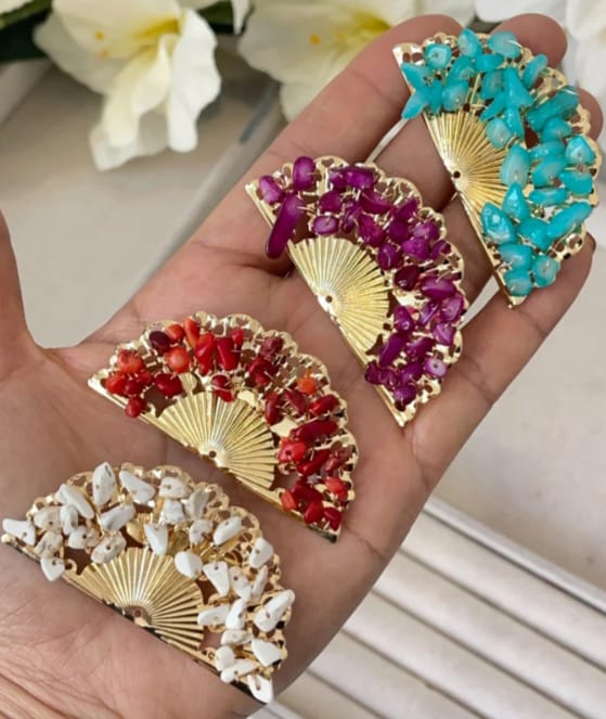 BROCHES ESTILO ABANICO CON PEDRERIA