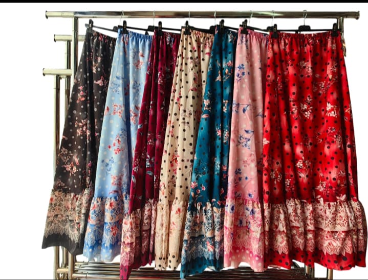 CONJUNTO DE FALDA FLAMENCA Y PIQUILLO