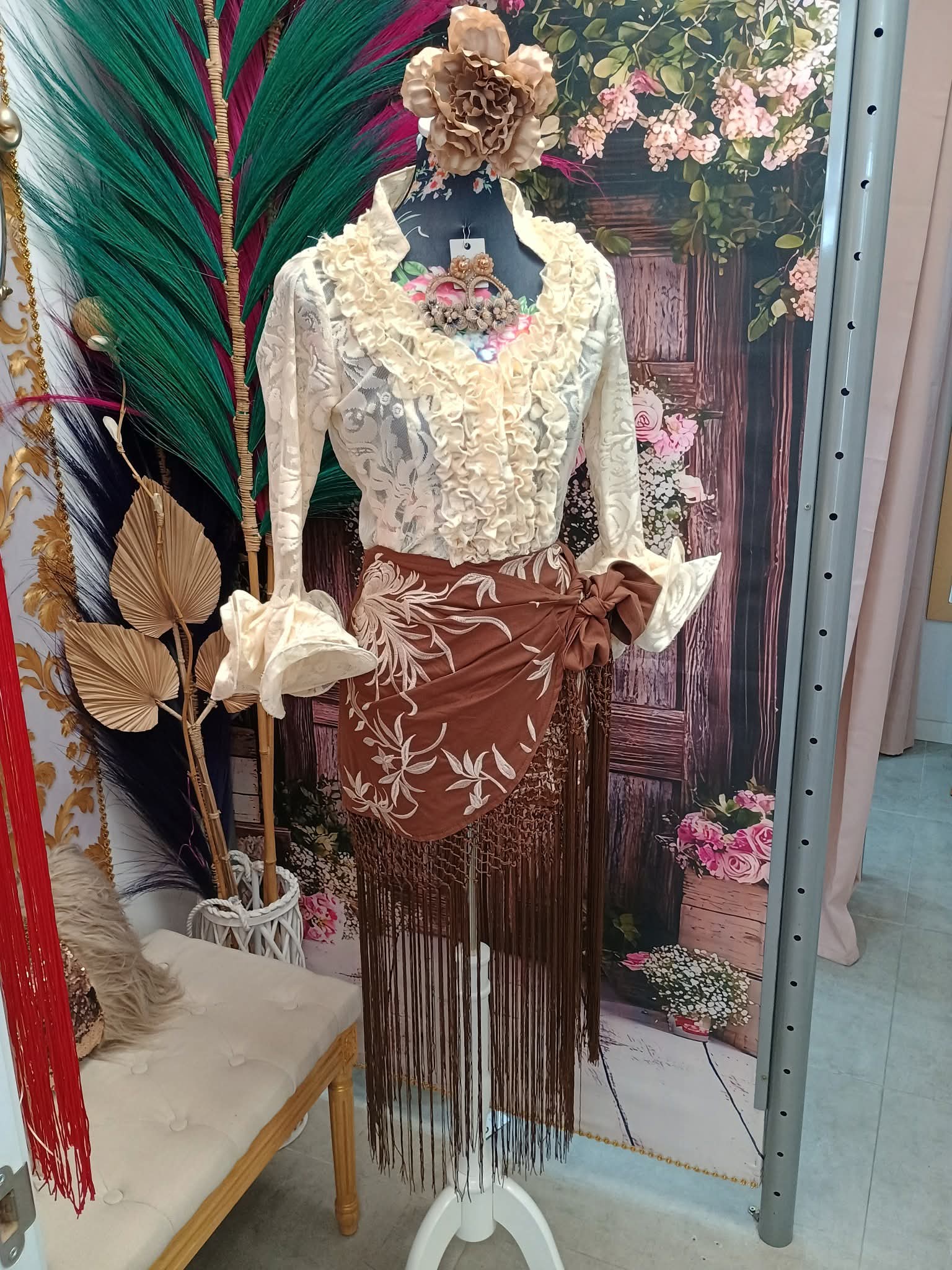 FALDA DE FLAMENCA CON FLECOS