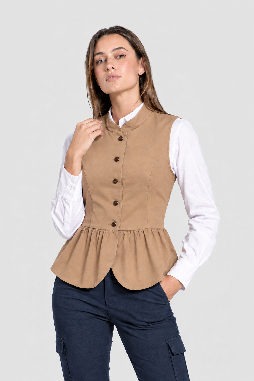 CHALECO CUELLO MAHO COLOR CAMEL