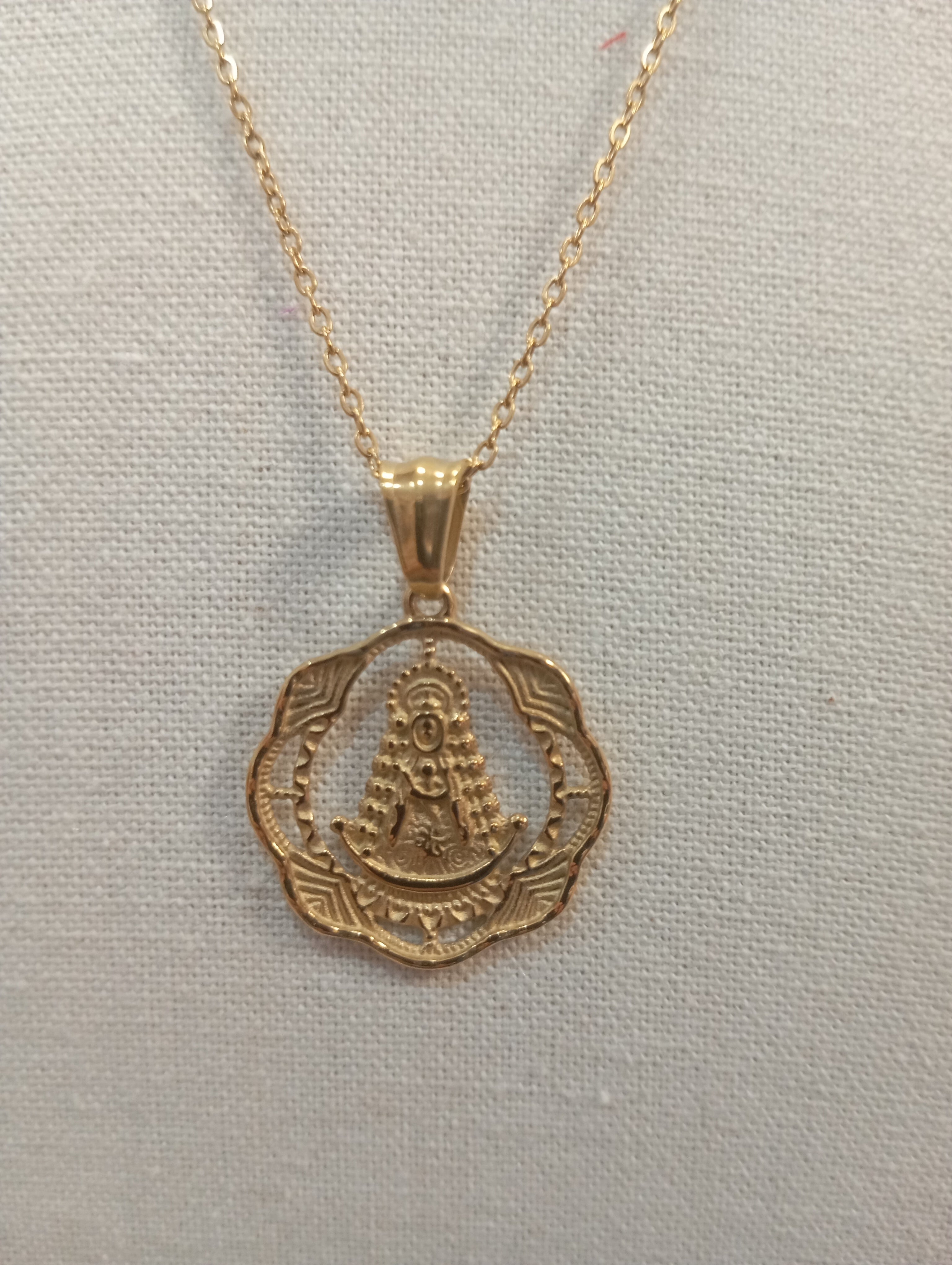 MEDALLA VIRGEN DEL ROCIO CON CADENA EN ACERO