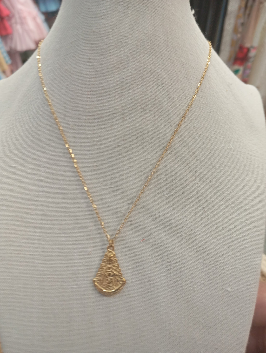 MEDALLA VIRGEN DEL ROCIO CON CADENA EN ACERO