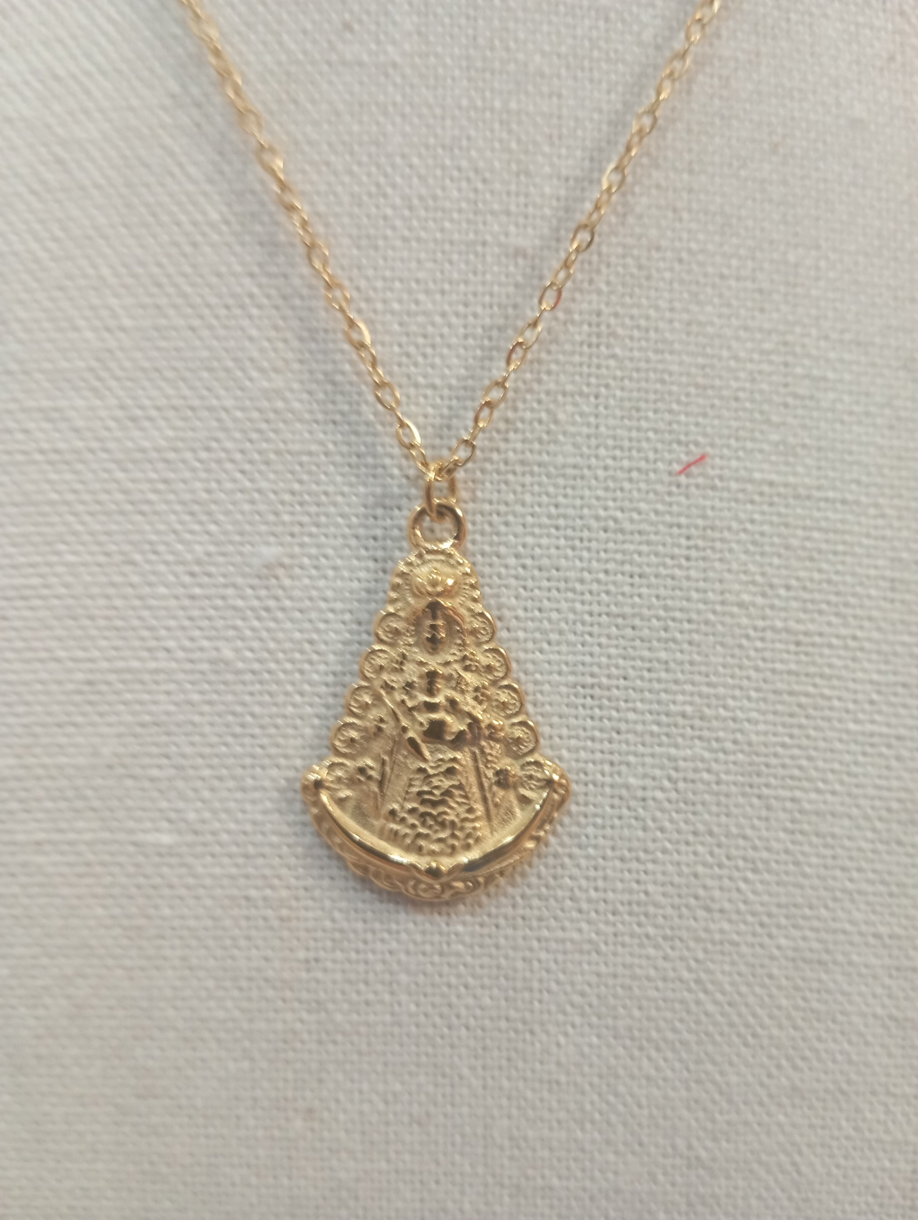 MEDALLA VIRGEN DEL ROCIO CON CADENA EN ACERO
