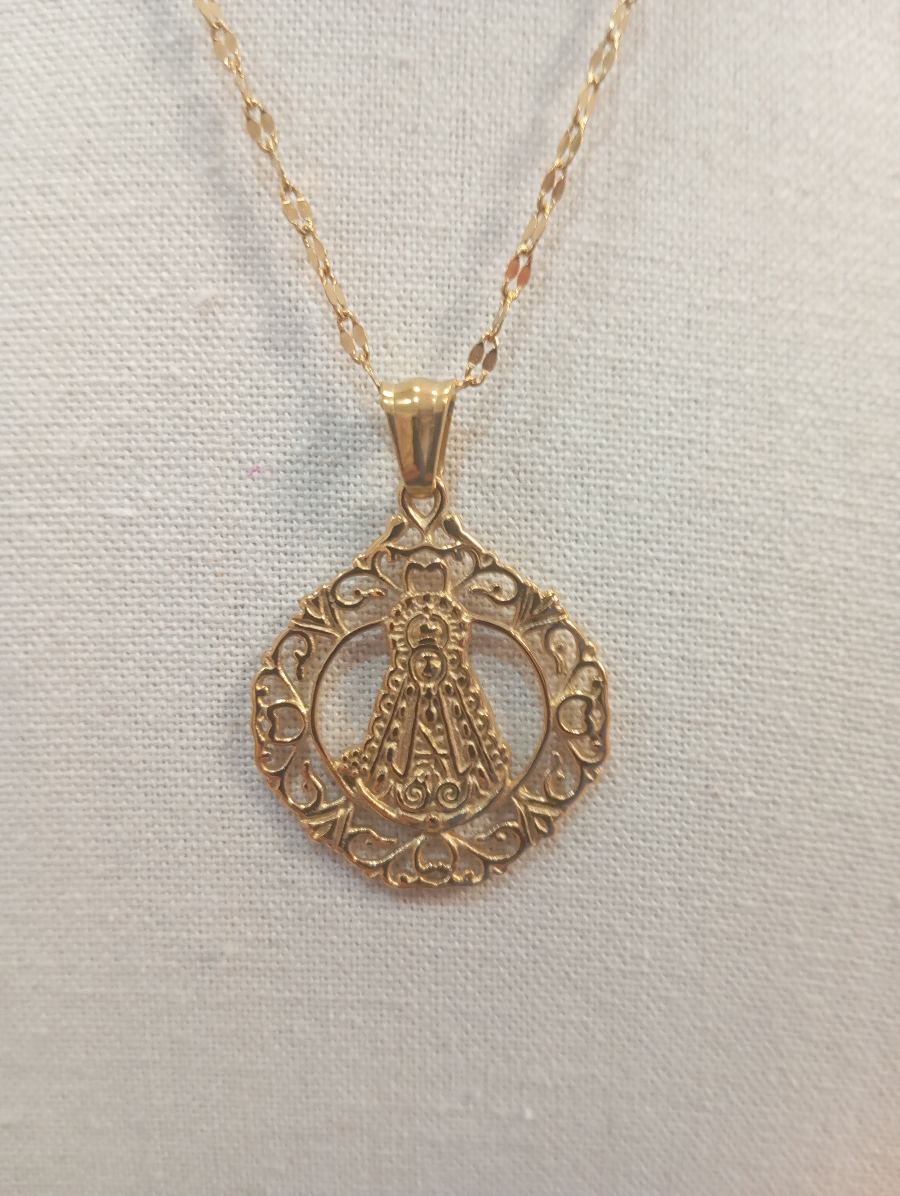 MEDALLA VIRGEN DEL ROCIO CON CADENA EN ACERO