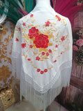 MANTON BORDADO BLANCO CON FLOR ROJA CON ORO