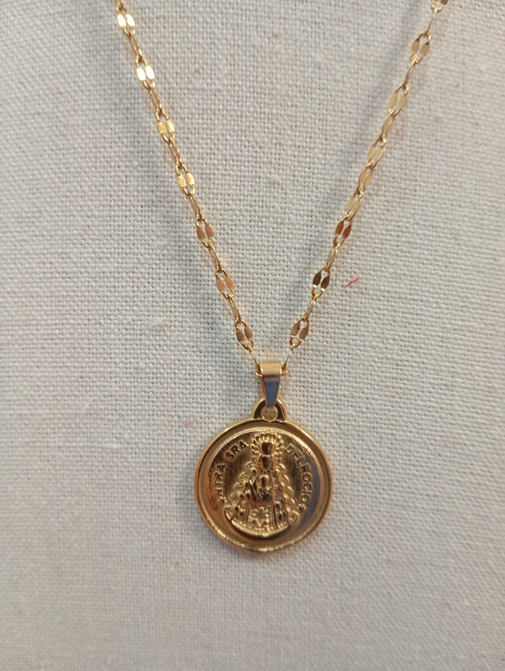 MEDALLA VIRGEN DEL ROCIO CON CADENA EN ACERO