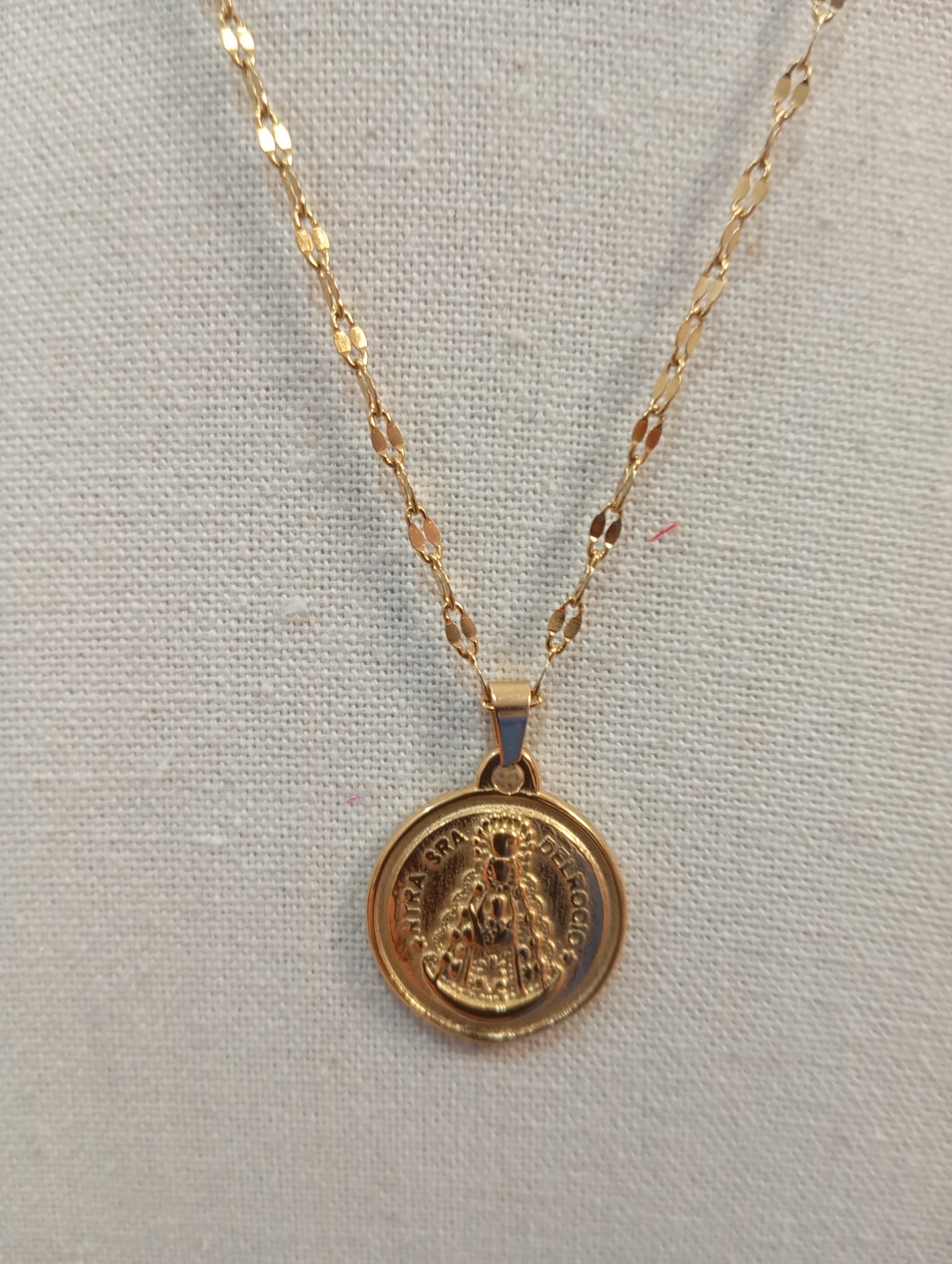 MEDALLA VIRGEN DEL ROCIO CON CADENA EN ACERO