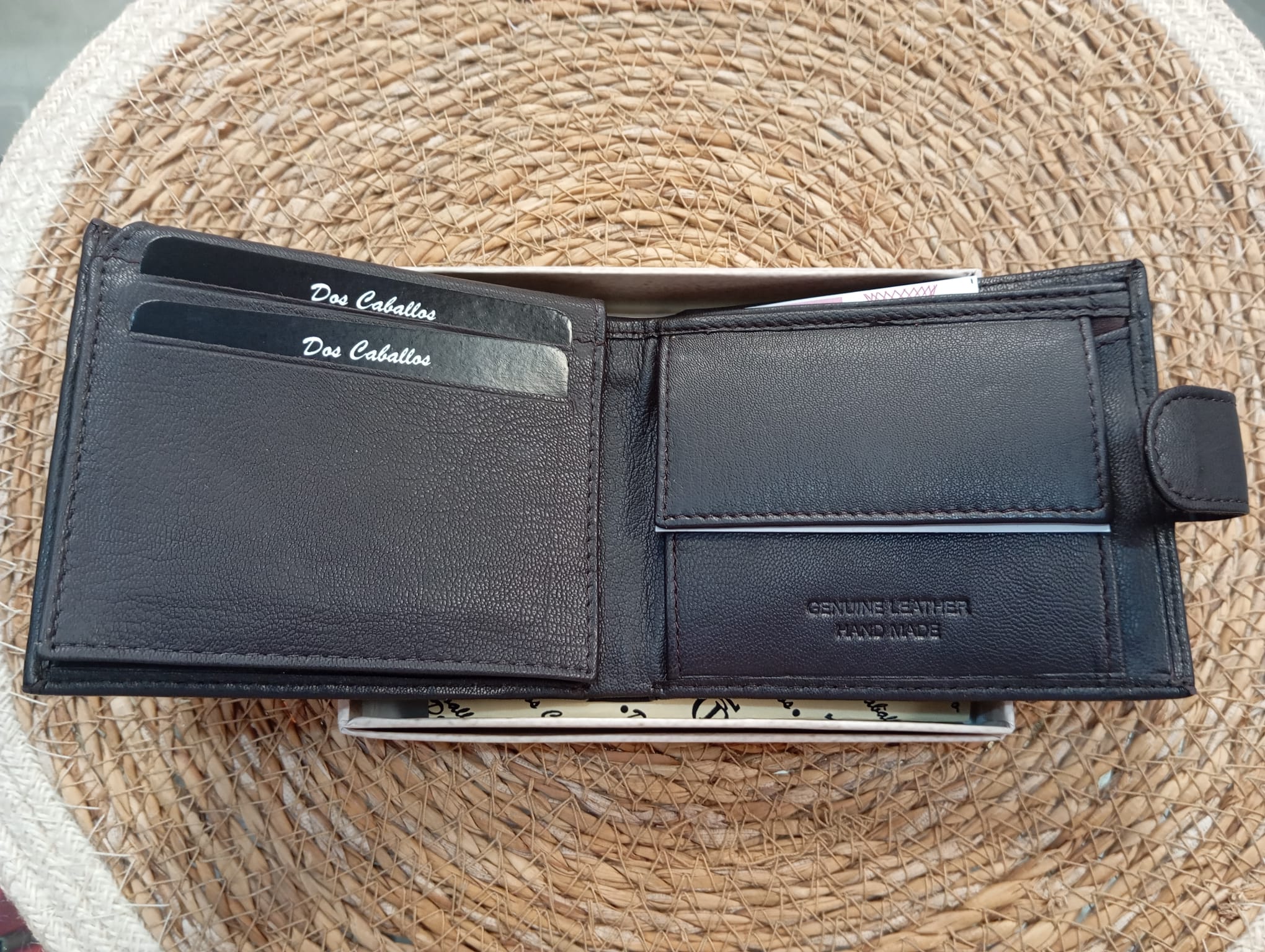 CARTERA DE PIEL BORDADA DE LA MARCA DOS CABALLOS
