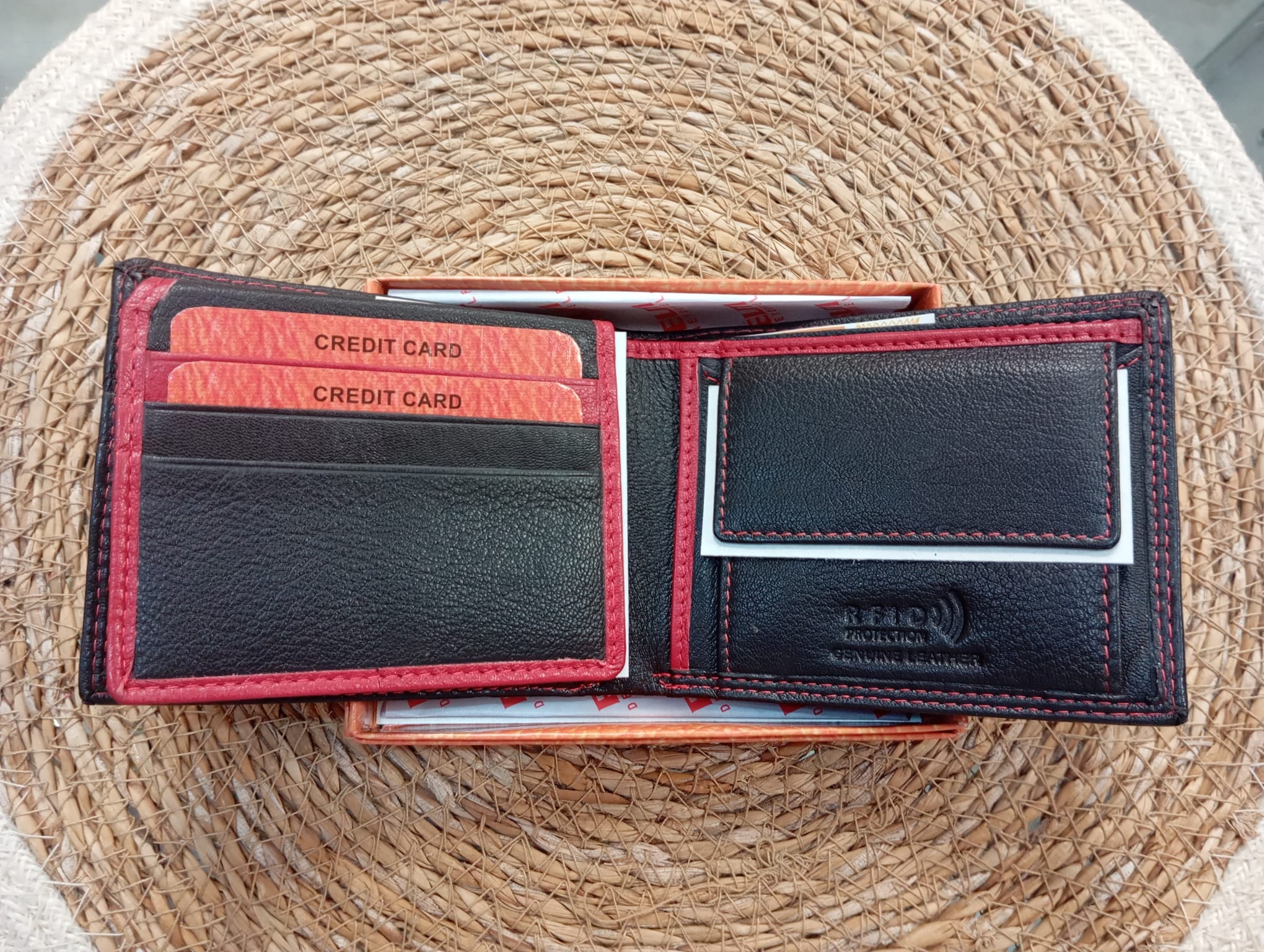CARTERA DE PIEL DE LA MARCA PIELITI