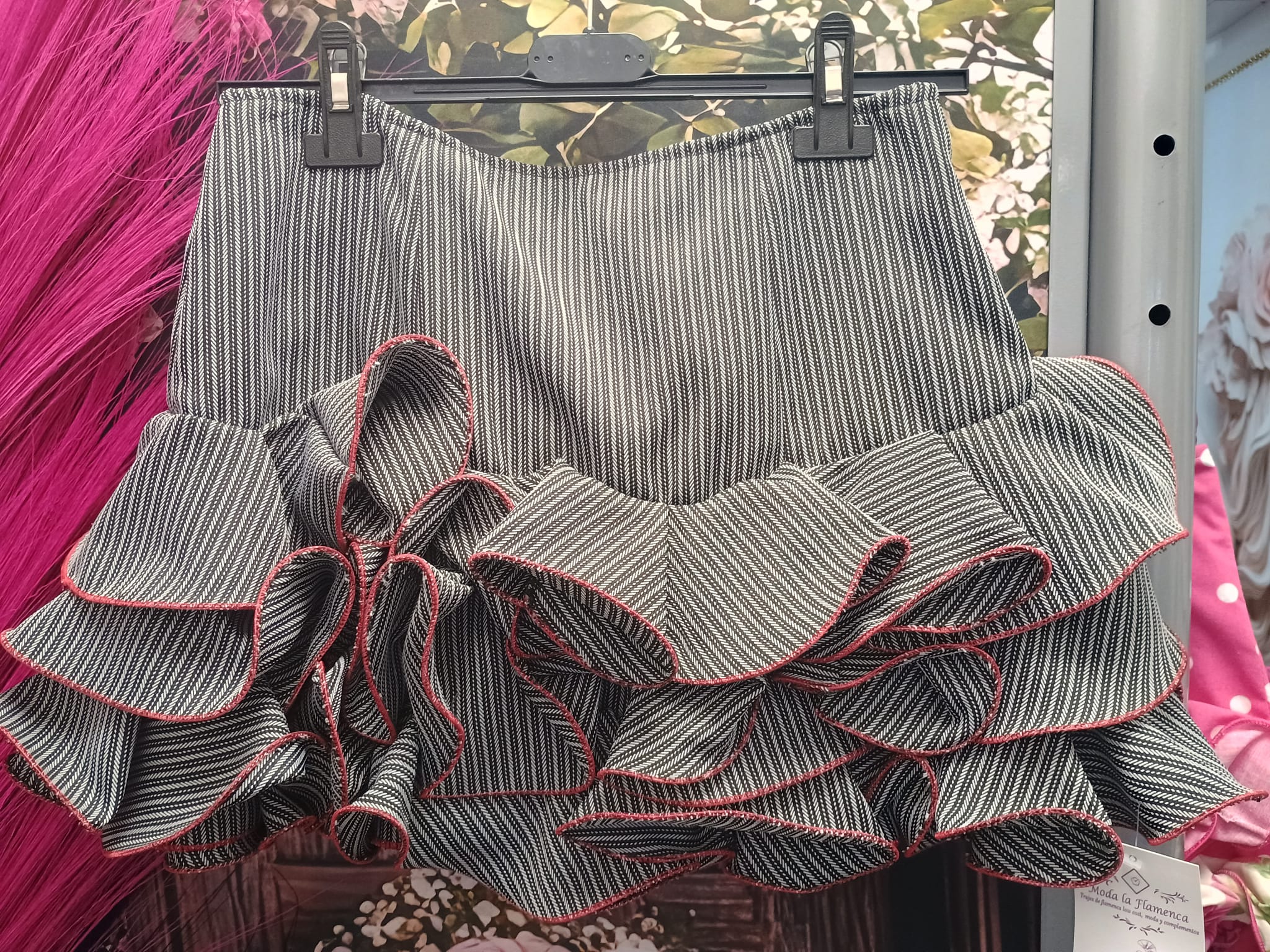 FALDA DE FLAMENCA CORTA PARA NIÑA TALLA 14.