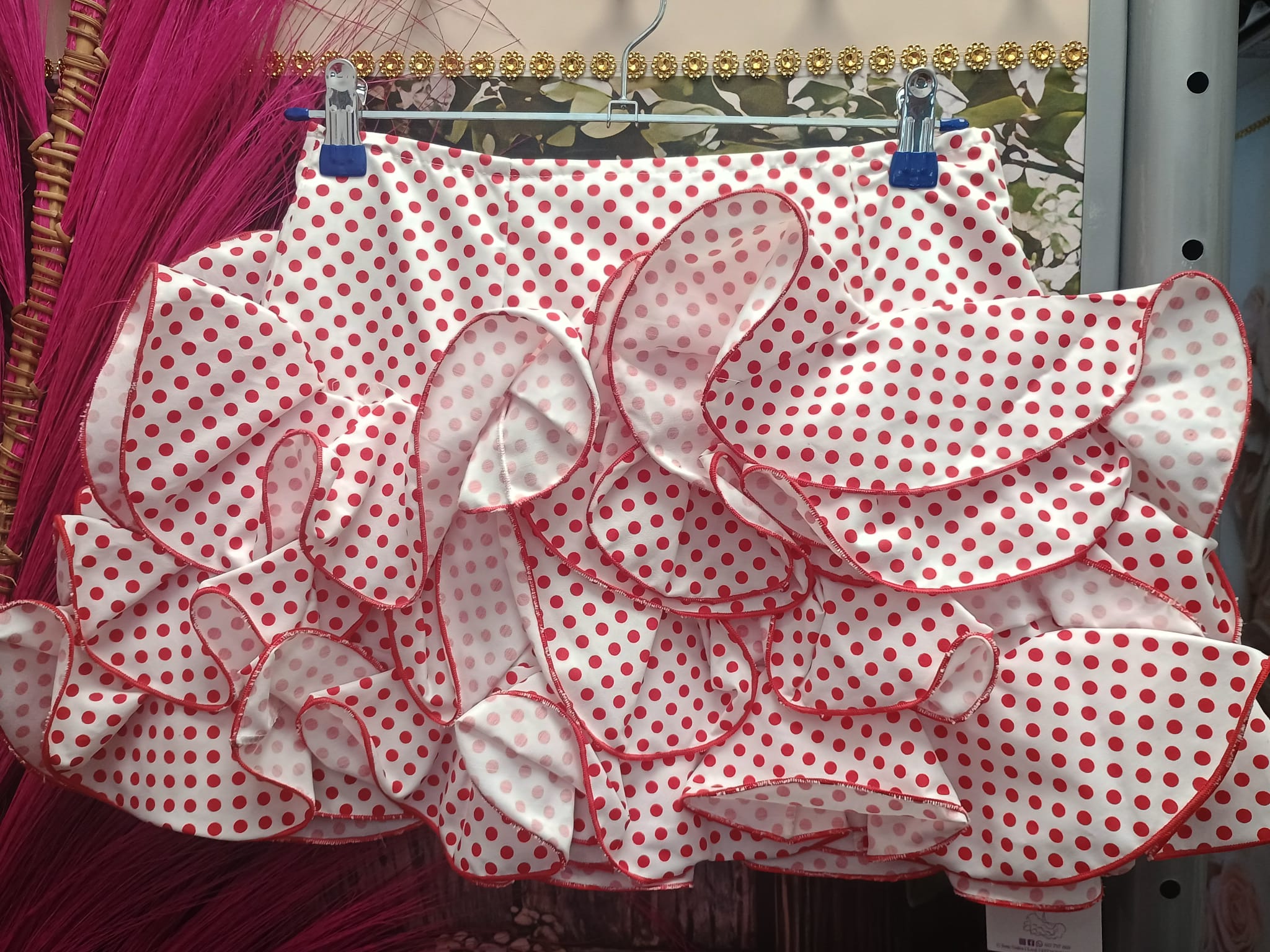FALDA DE FLAMENCA CORTA PARA NIÑA  TALLA 12.