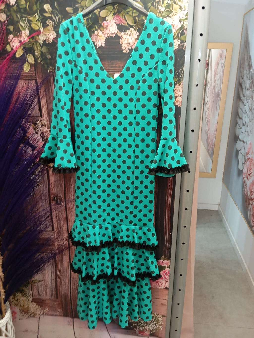 VESTIDO DE FLAMENCA MODELO LOLA CON LUNARES