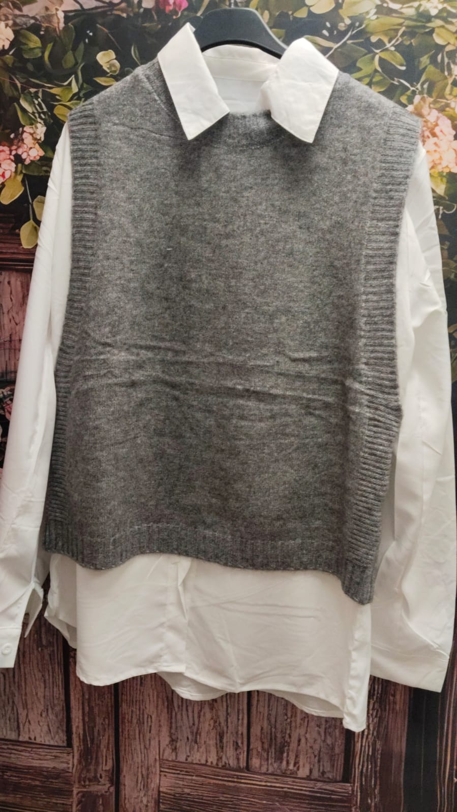 CONJUNTO DE CHALECO Y CAMISA