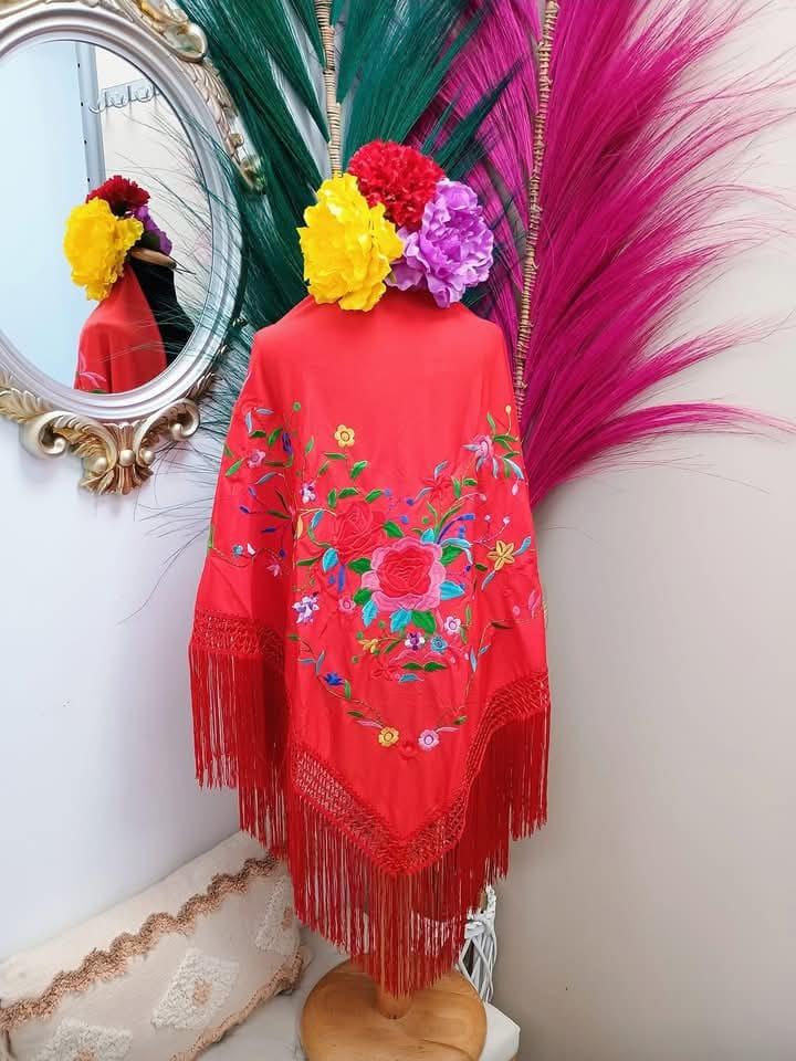 MANTON BORDADO ROJO FLORES COLORES