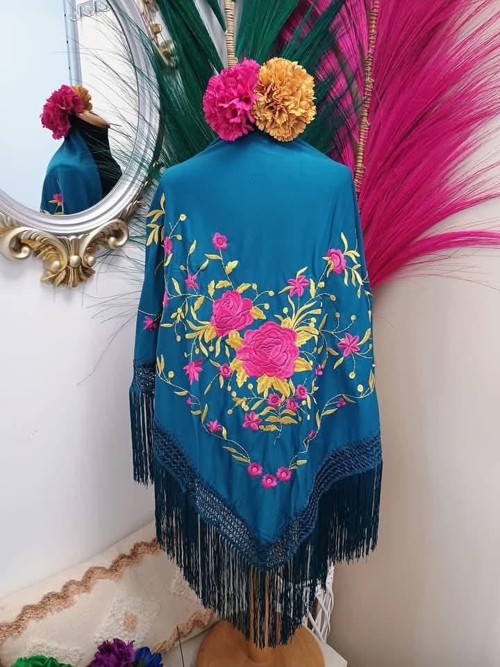 MANTON BORDADO VERDE PETROLEO FLORES ORO/BUGANVILLA