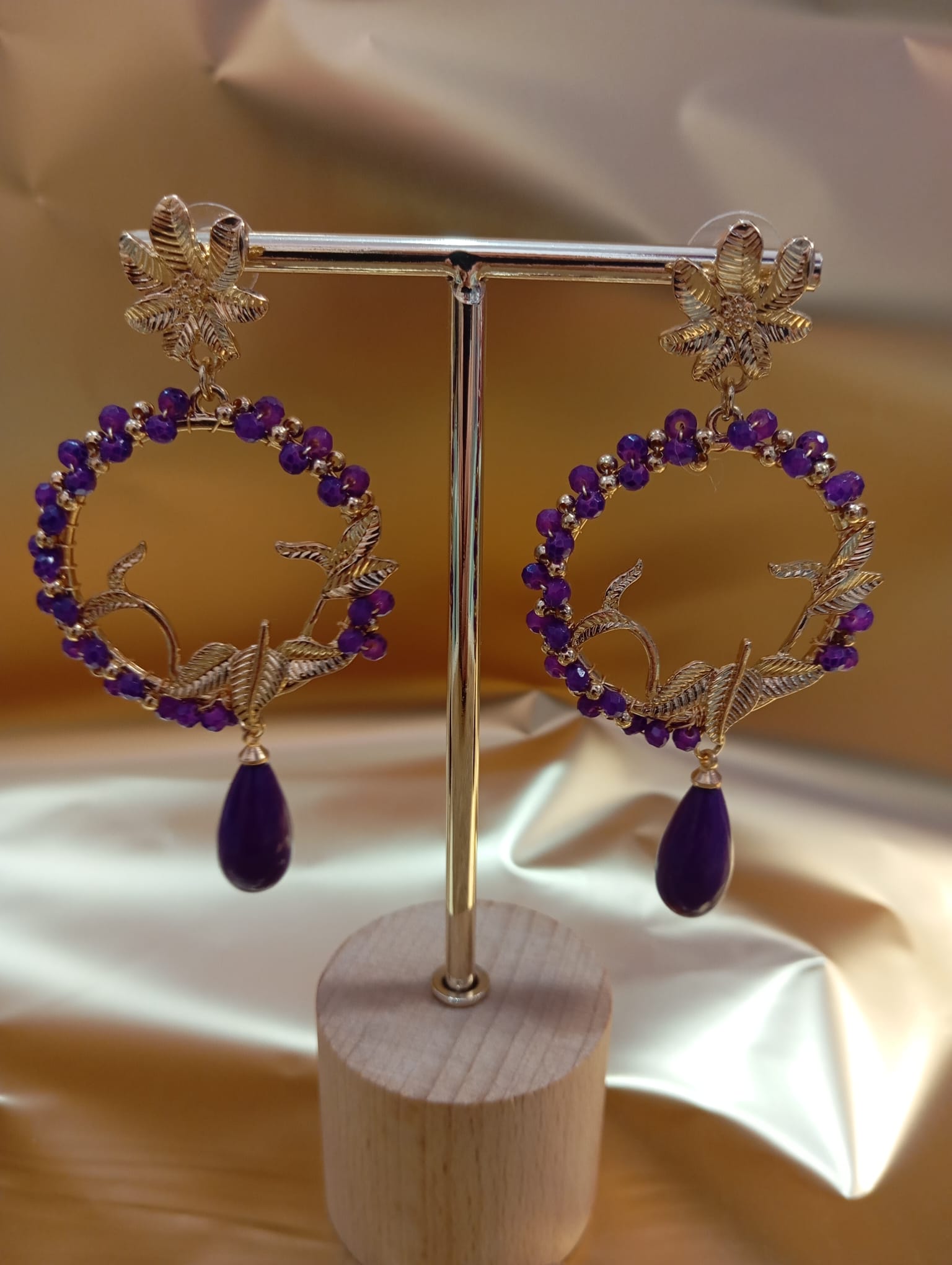 PENDIENTES DE ARO MORADOS